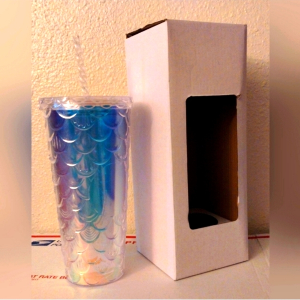 NEW!! Multicolored cup with a straw